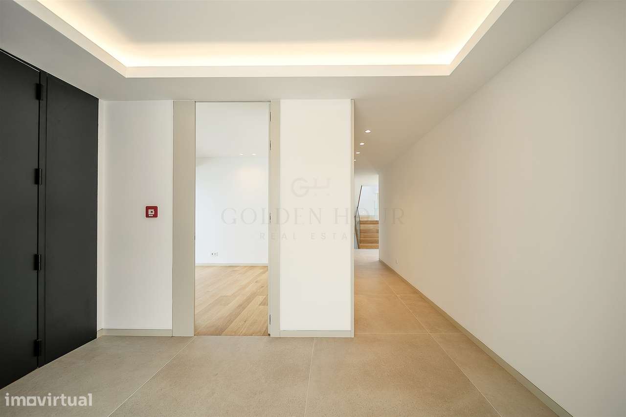 Moradia T4 de Luxo em Canidelo com Vista Mar | Golden Hour Real Estate-6