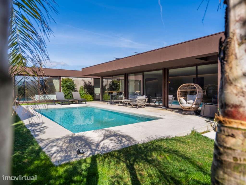 Moradia Exclusiva V4 com Piscina aquecida-47