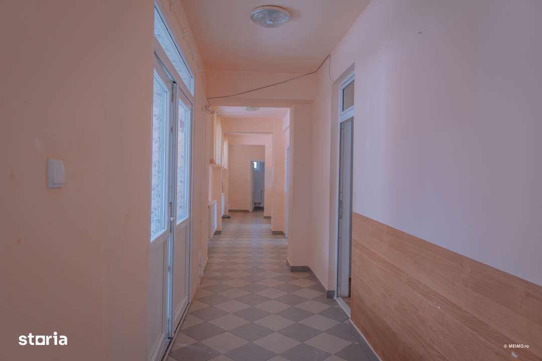 Cladire pentru clinica, pensiune sau centru social - Zemes-3
