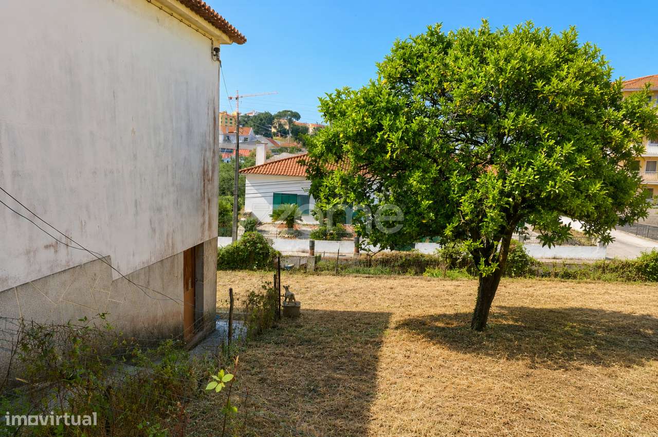 MORADIA T4 PARA REABILITAÇÃO COM LOTE DE 600 M² NA MALVEIRA-7