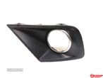 GRELHA DIREITA PARA-CHOQUES PEUGEOT 207 SW WK 2011 - 1