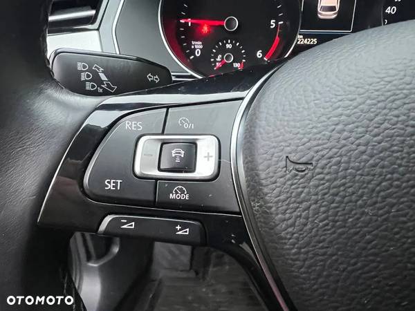Volkswagen Passat Variant 1.6 TDI (BlueMotion Technology) Comfortline - 14