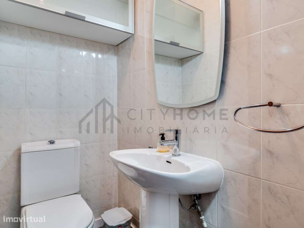 Apartamento T3 Duplex Renovado com Vista Mar-13