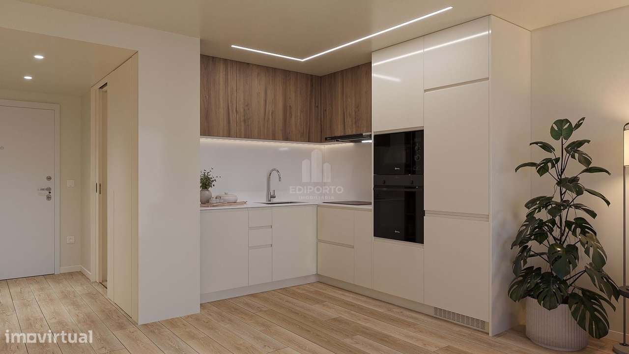 Apartamento T2 com Varanda e Garagem em Condomínio Fechado Conforto, Q-16