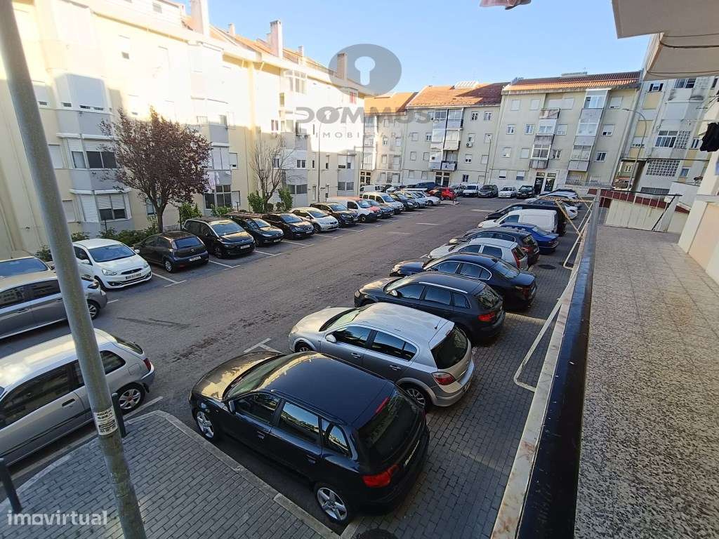 Apartamento T1 na Reboleira totalmente remodelado com terraço-21
