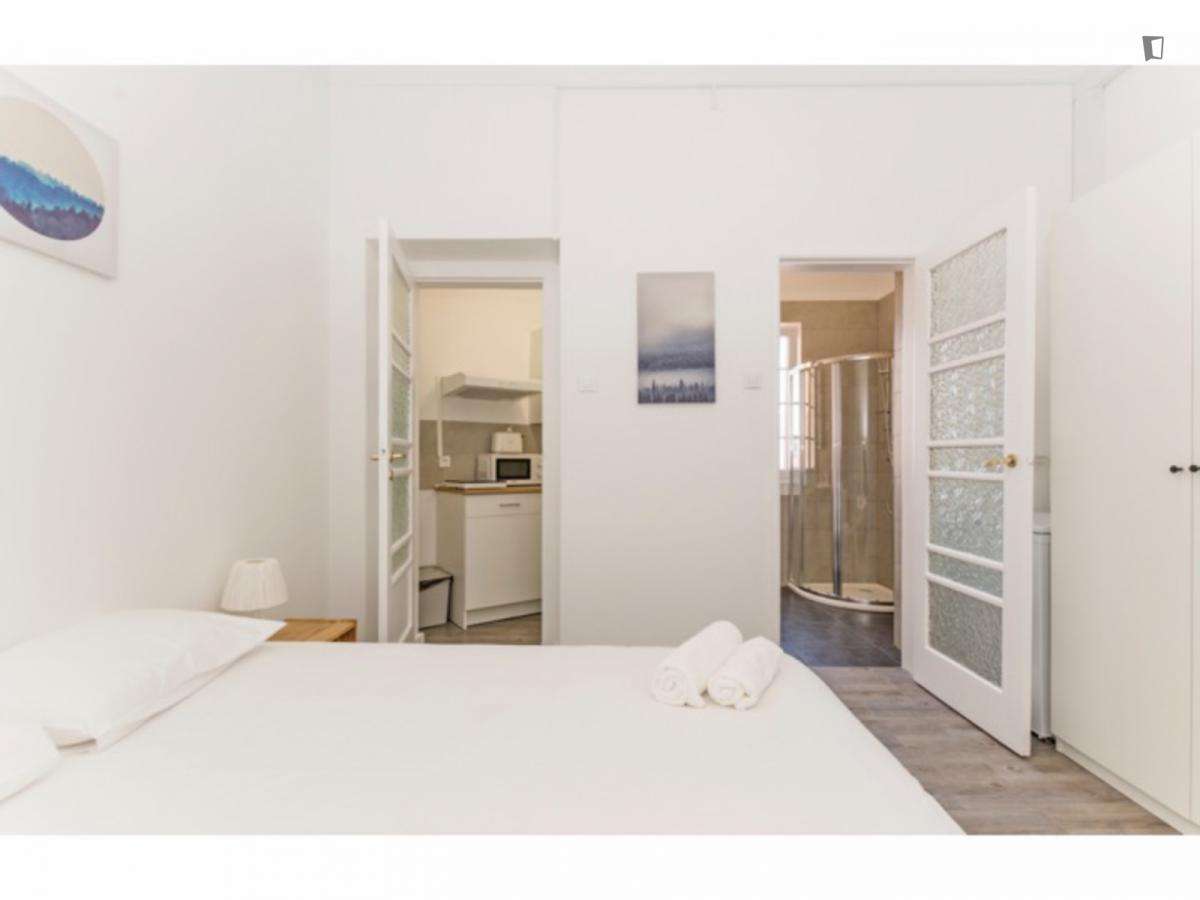 Quarto - localizado em Alameda Lisbon - Grande imagem: 5/7
