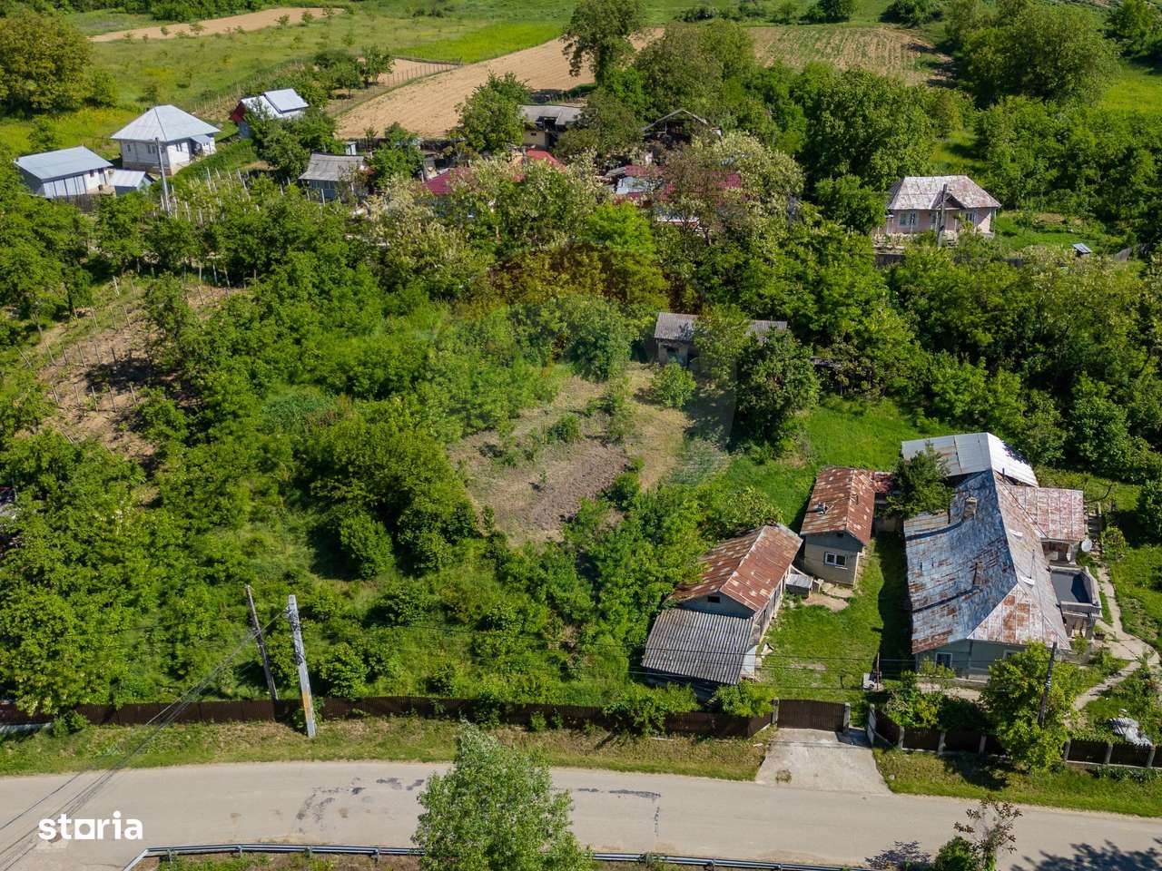 Casă taraneasca de vanzare- PARAVA-BACAU - Imagine principală: 4/12