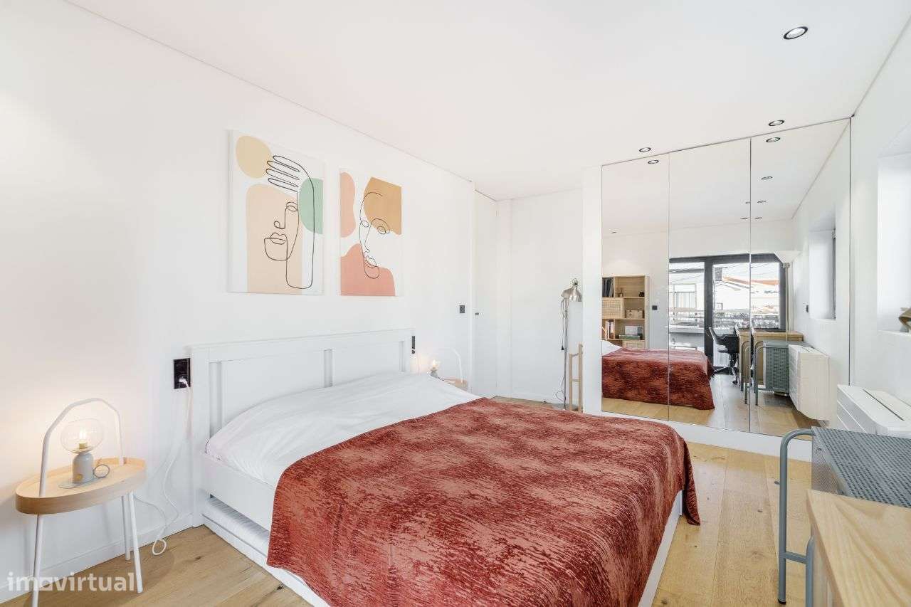 Moradia V3+1 totalmente renovada com vista mar-34