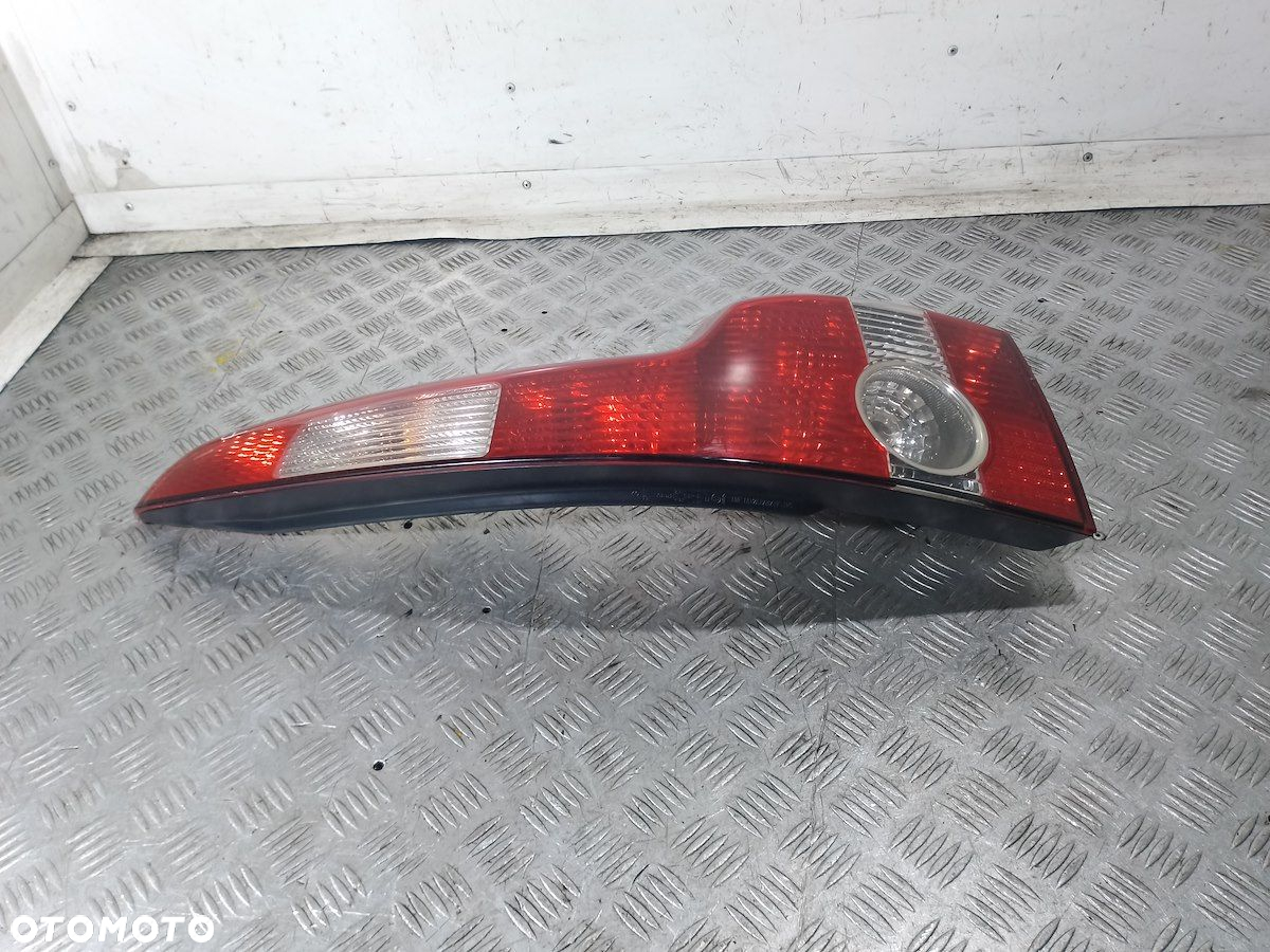 LAMPA TYLNA PRAWA VOLVO V50 KOMBI - 6