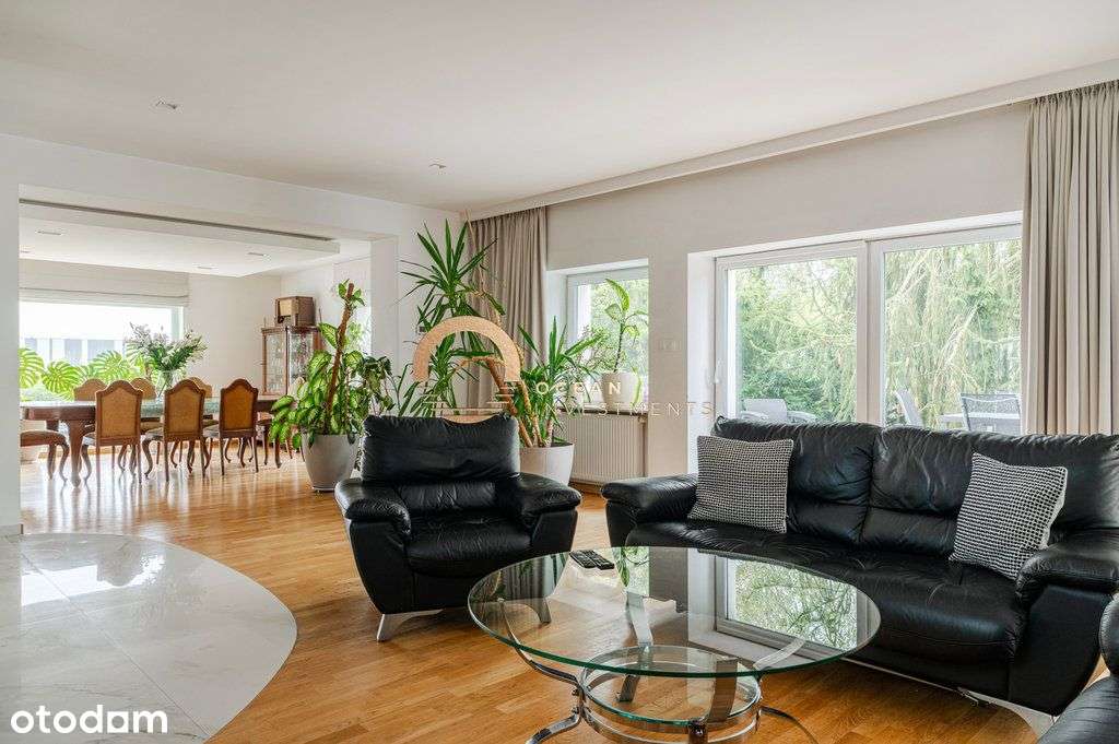 Nowoczesna rezydencja Magdalenka| Komfort i zieleń-0