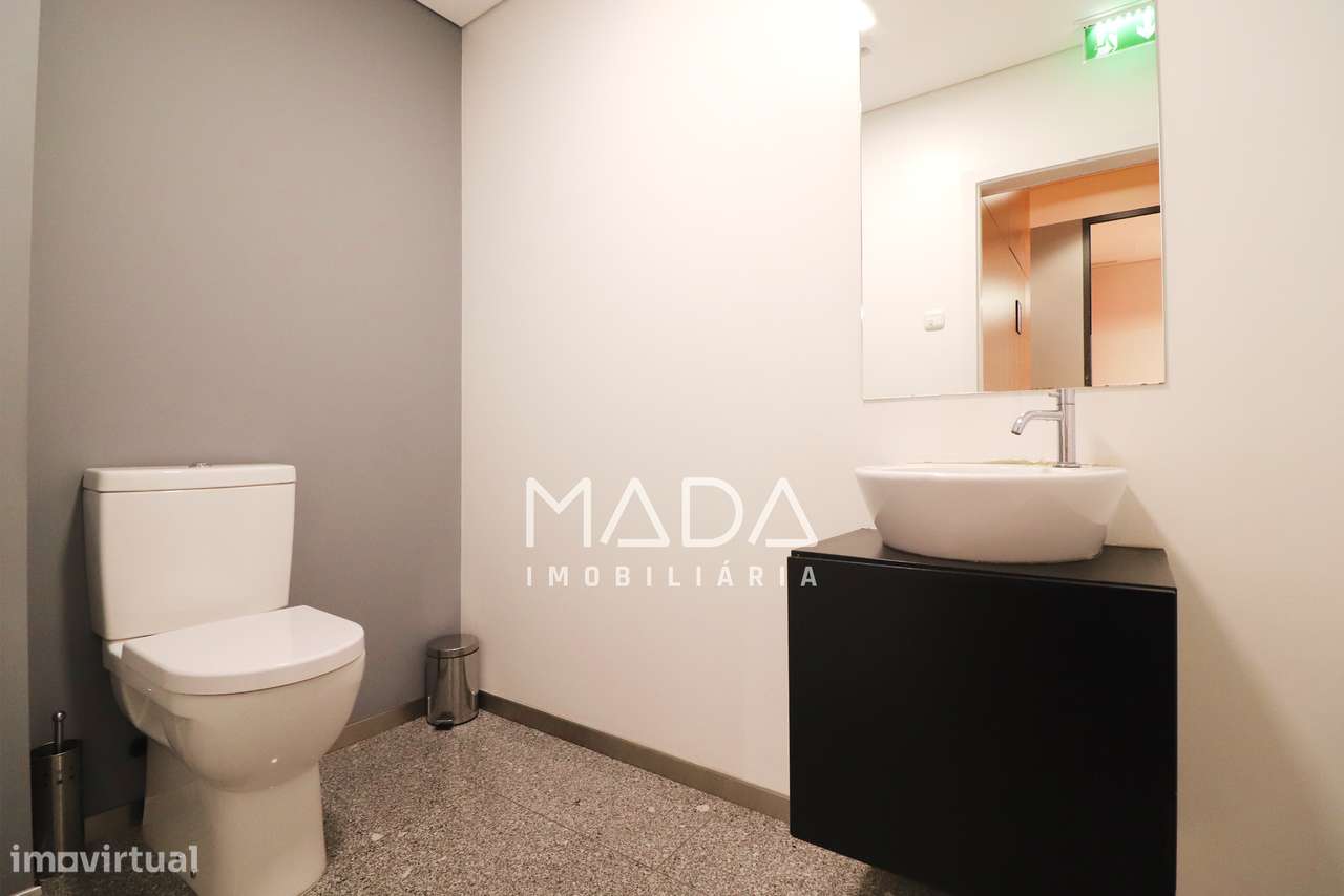 Escritório c/garagem (12 carros) na Av. da República em V.N. de Gaia-18