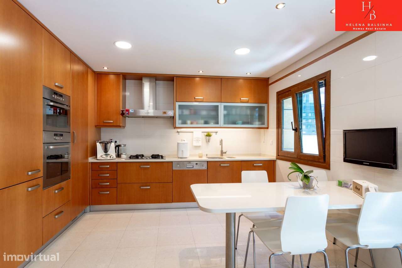 Excelente Apartamento T2 com 3 Parqueamentos nas Colinas do Cruzeiro-23