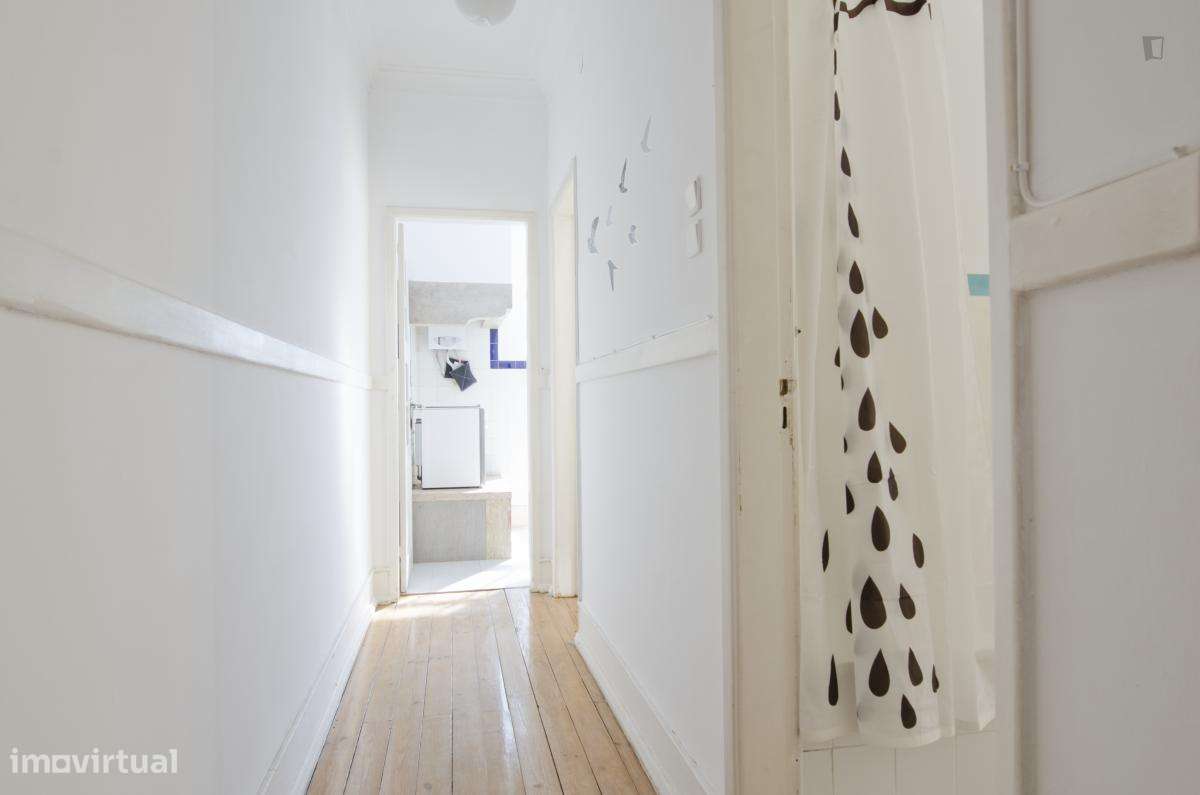 Quarto - localizado em Arroios Lisbon - Grande imagem: 3/9