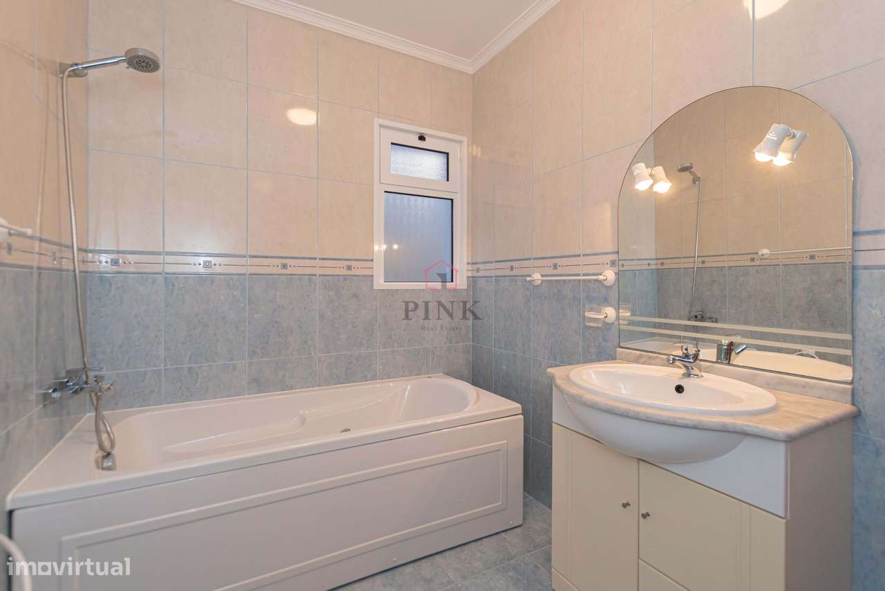 Calheta | Moradia T3 com Vista Mar e Terreno Extra-22