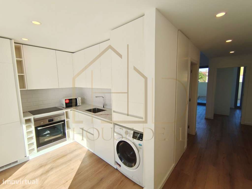 MODERNO Apartamento T1 com Logradouro. Quinta do Conde-7