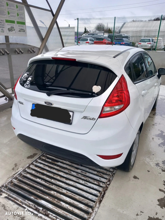 Ford Fiesta 1.25 Ambiente - 2