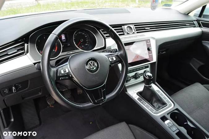 Volkswagen Passat 2.0 TDI BMT Comfortline - 12