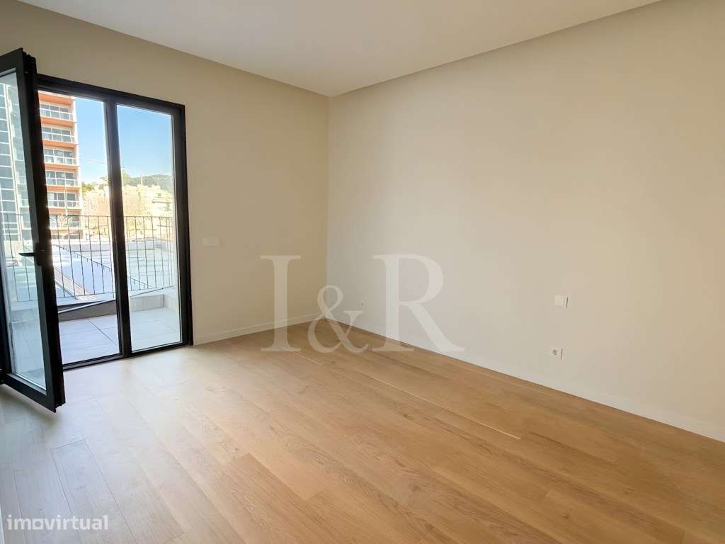 Apartamento T3 com varanda e estacionamento em Miraflores, Oeiras-10