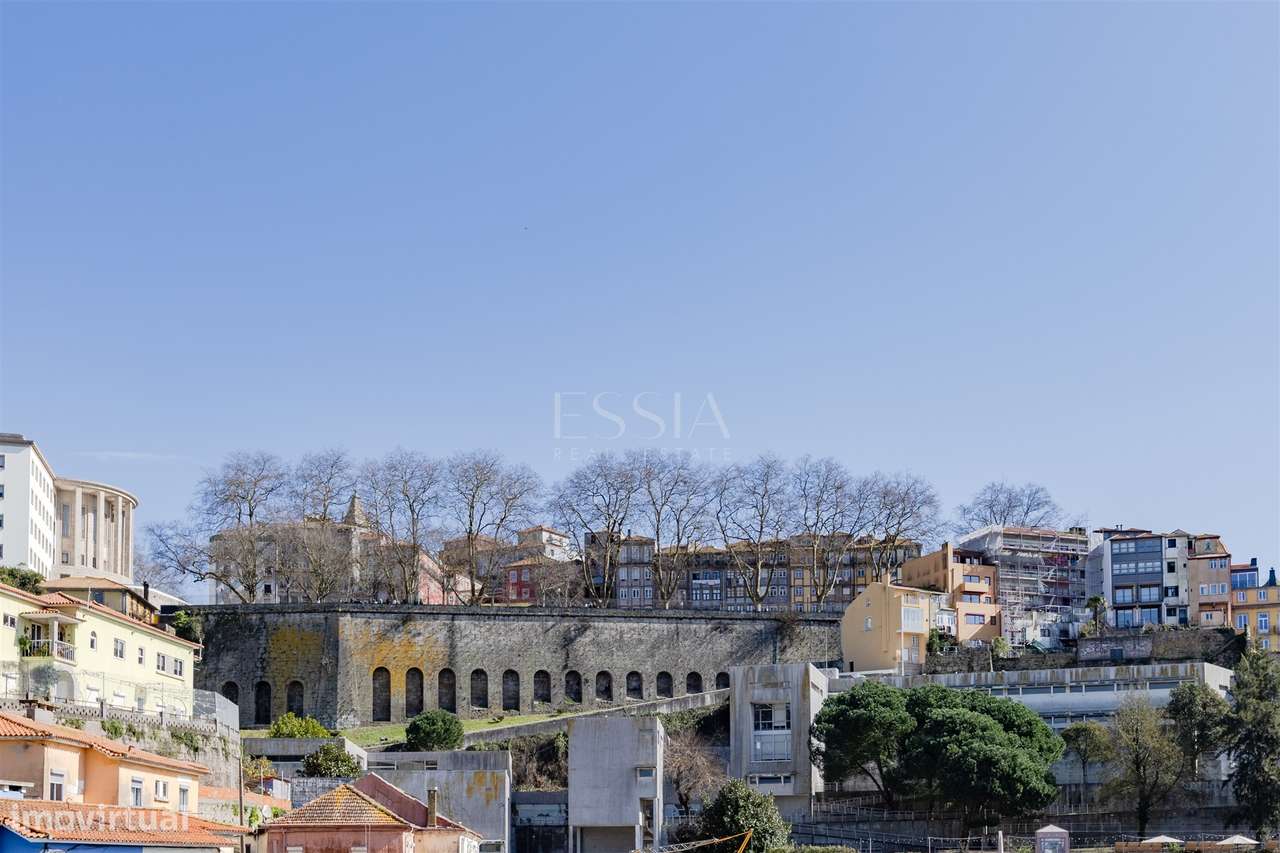 Alfândega | T1 com Vista Rio e Localização Premium no Porto-19