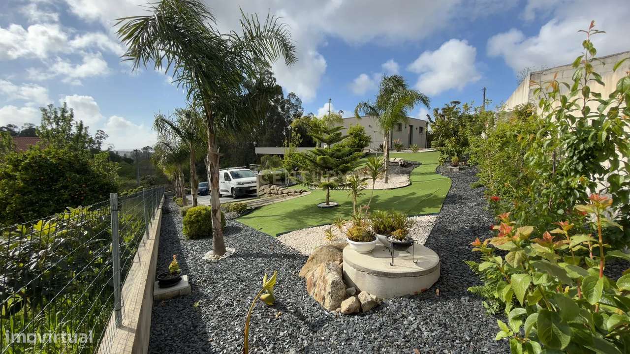 Luxuosa Moradia com Piscina em Vila Franca - Oportunidade Única-13