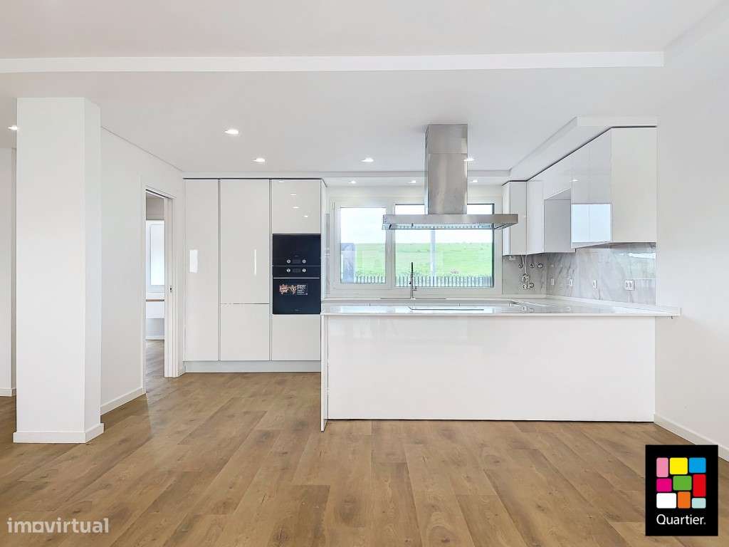 Moradia T5 com 260 m2, open space de 52 m2 - 3 pisos - Grande imagem: 5/17