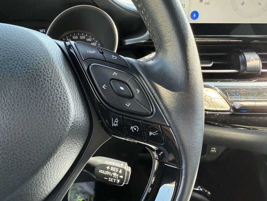 Toyota C-HR 1.8 HSD 122 CP 4x2 CVT Cult - 19