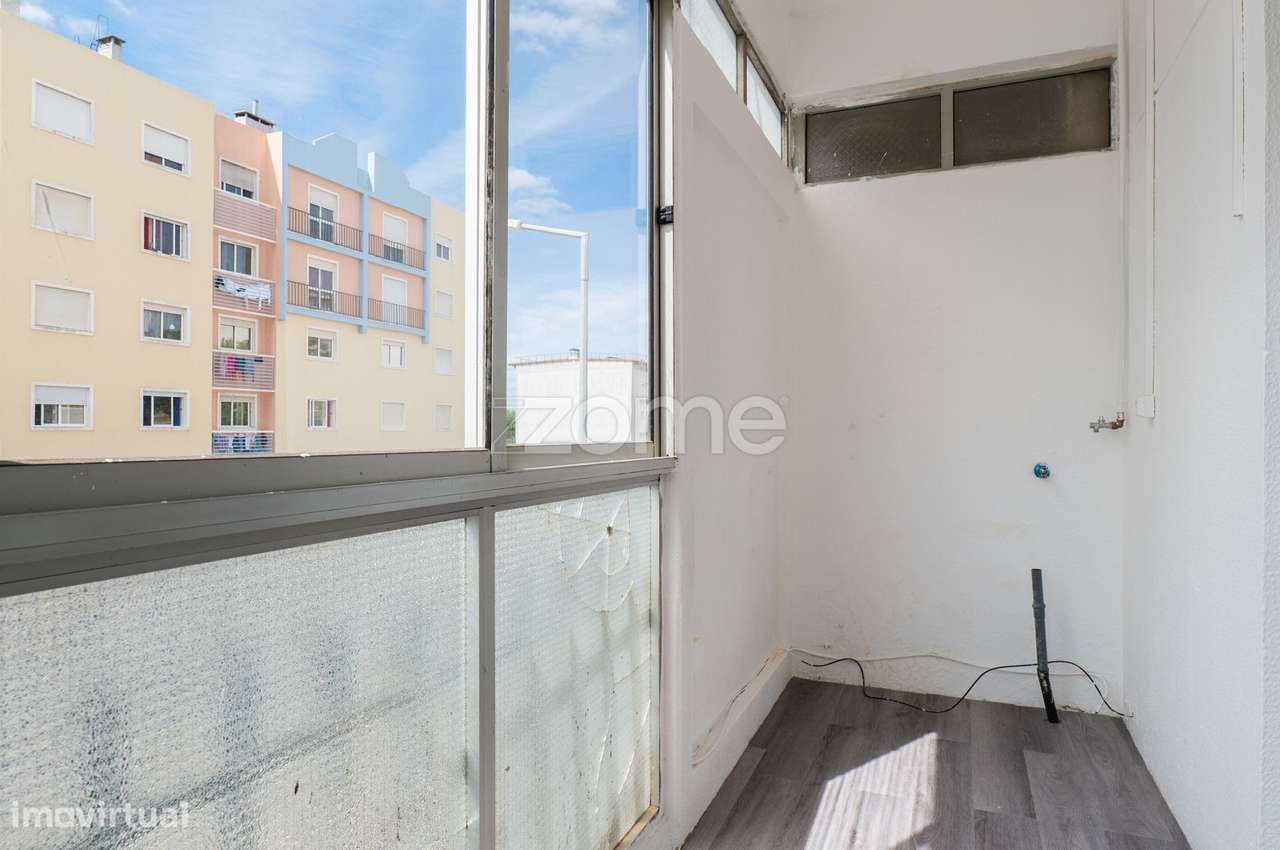 Apartamento T1 à venda, Monte Abraão.-22