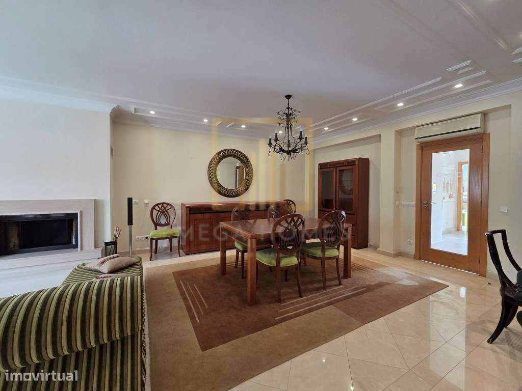 Moradia T5 com piscina + Apartamento T3, em centro de Lagoa (Algarve) - Grande imagem: 4/59