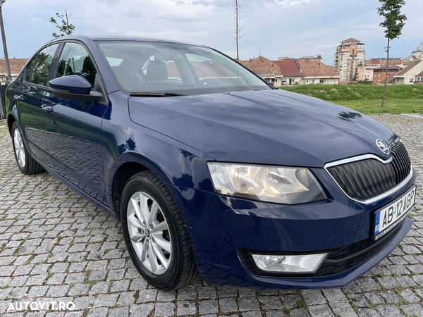 Skoda Octavia 1.6 TDI AMBITION - 8