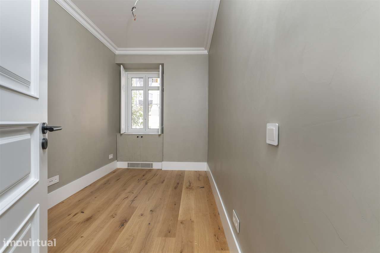 Apartamento T3 nas Avenidas Novas, Lisboa-23