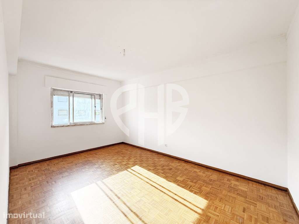 Apartamento T3 com 127 m² | Arrecadação nas Águas Furtadas | Massamá-6