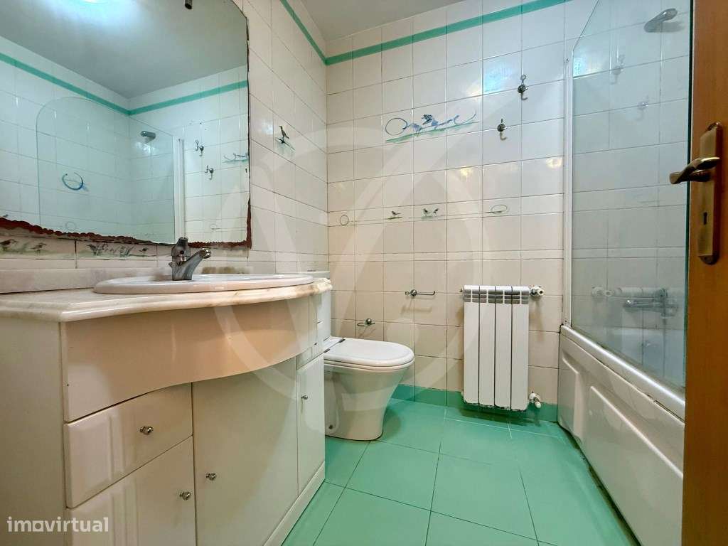 Excelente T3 na Póvoa de Varzim com 2 Garagens Fechadas-15