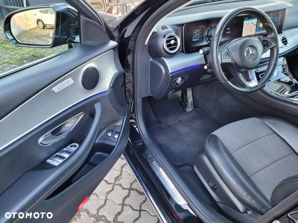 Mercedes-Benz Klasa E 220 d 4-Matic Business Edition 9G-TRONIC - 15