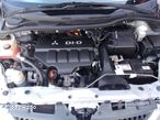 Mitsubishi Grandis 2.0 DI-D 6-Sitzer Intense - 19