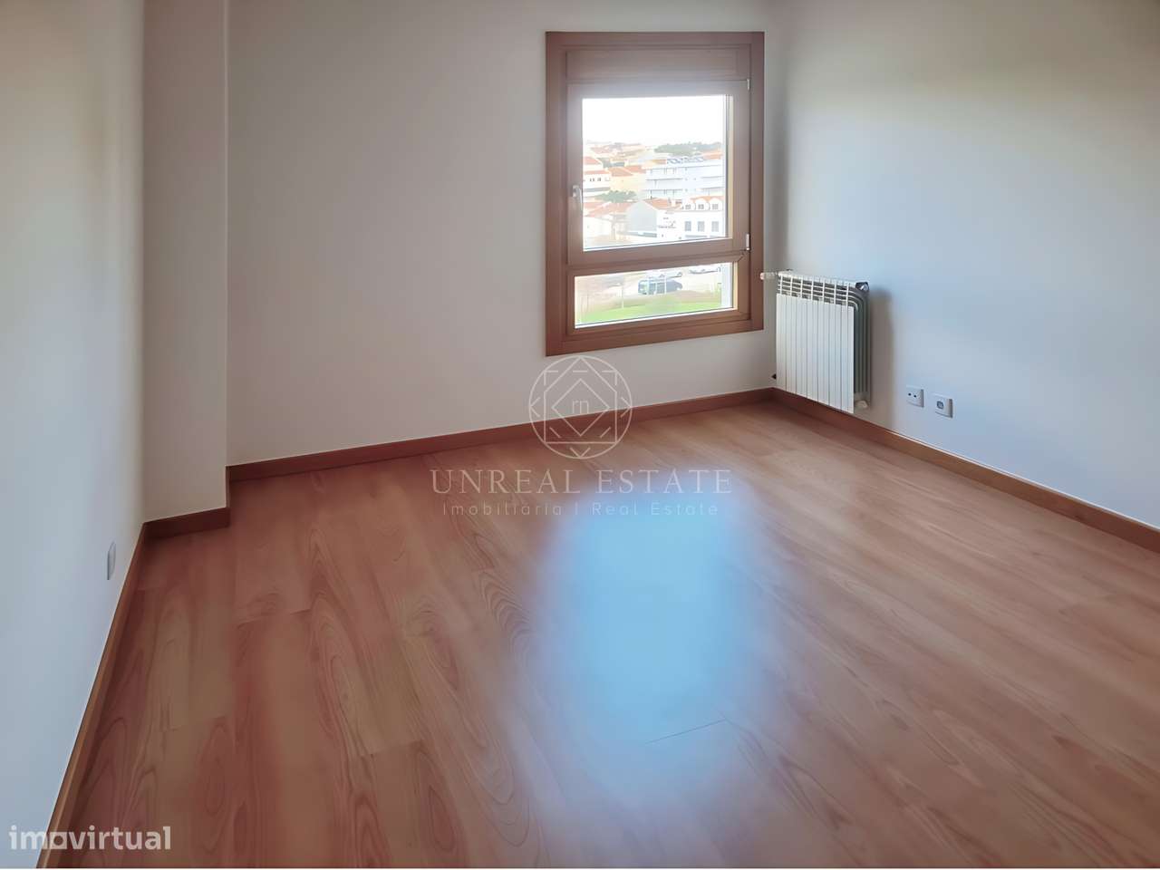 Apartamento T3, renovado, com varandas e 4 parqueamentos, Colinas do C-27