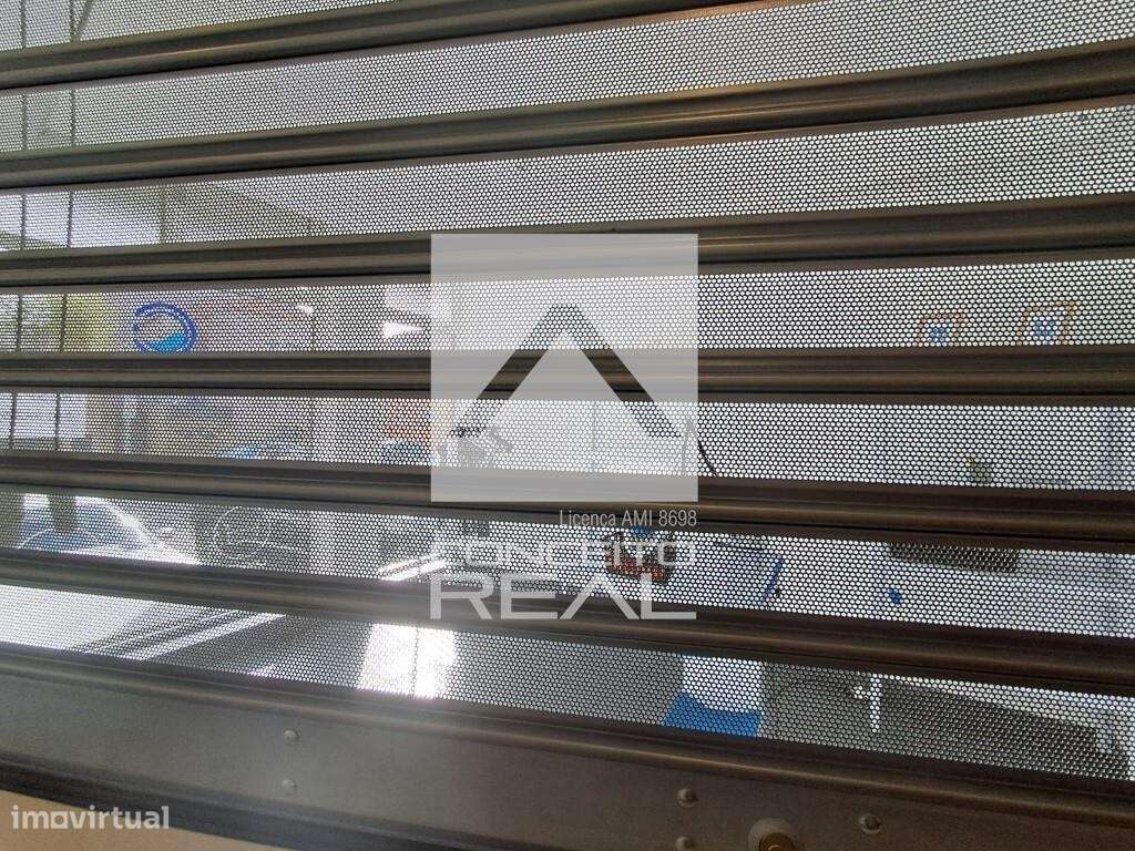 Lavandaria (a funcionar) - Trespasse - S. Mamede de Infesta - Grande imagem: 3/22