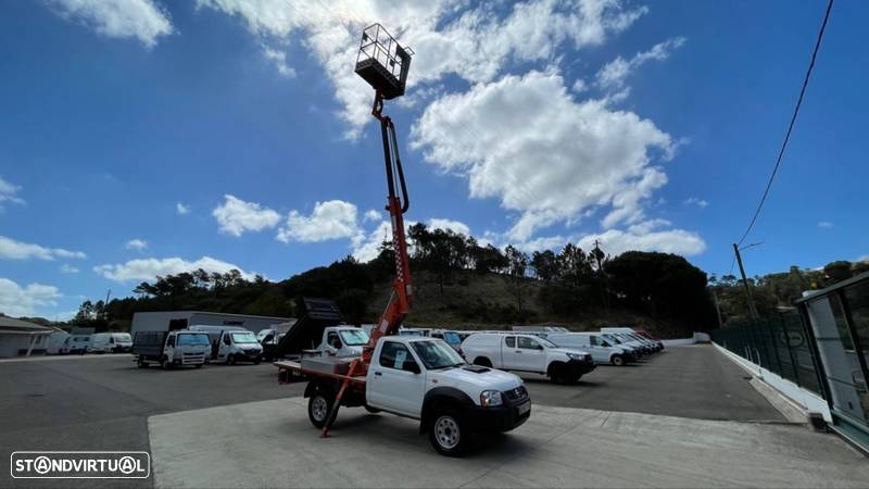 Nissan Pick Up 4X4 C/ Cesto Elevatório - 19