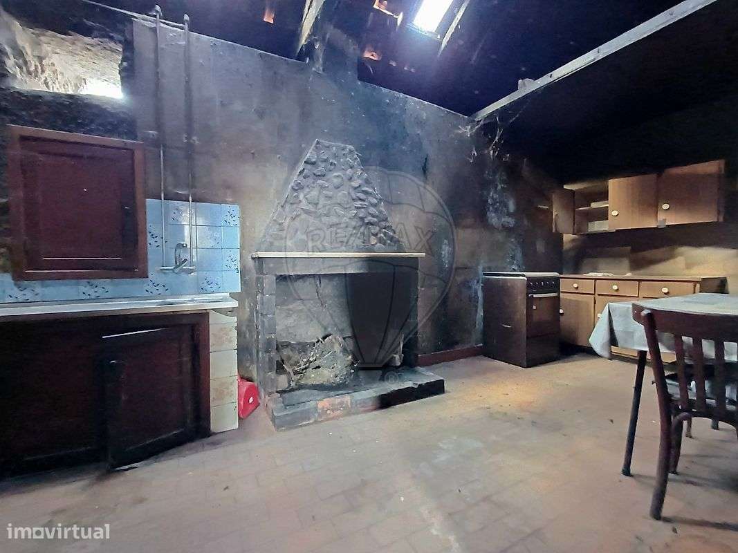 Moradia T4 para venda-5