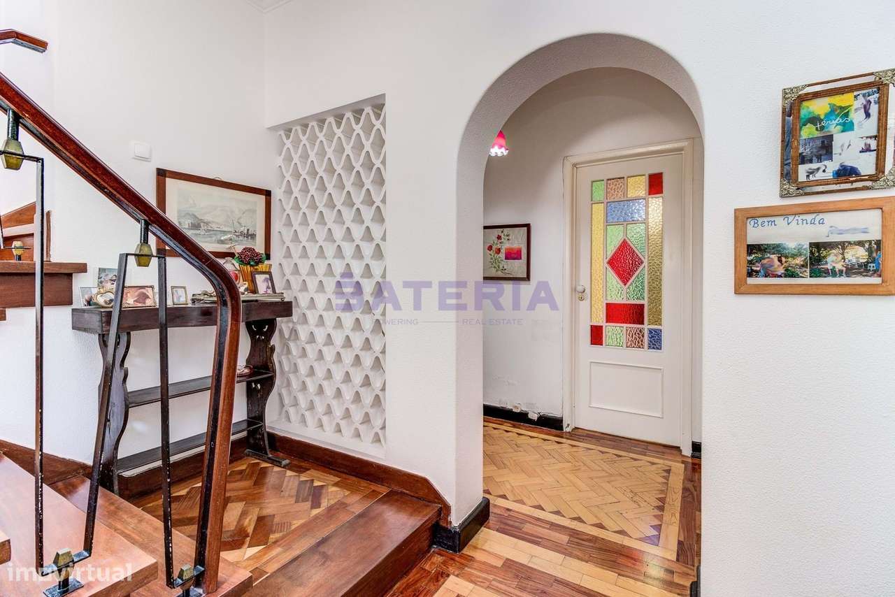 Moradia Independente T5 em Linda-a-Velha - Grande imagem: 4/55