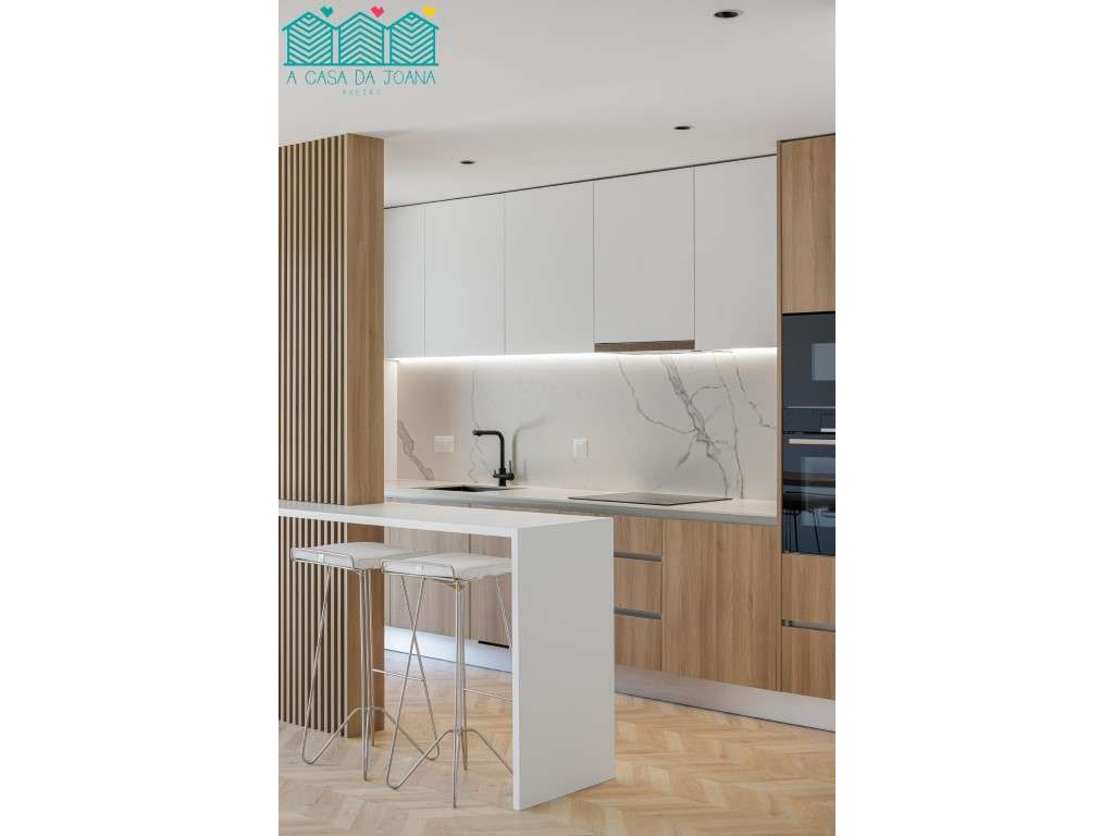 Apartamento T2 com Terraço na Praia da Barra-4