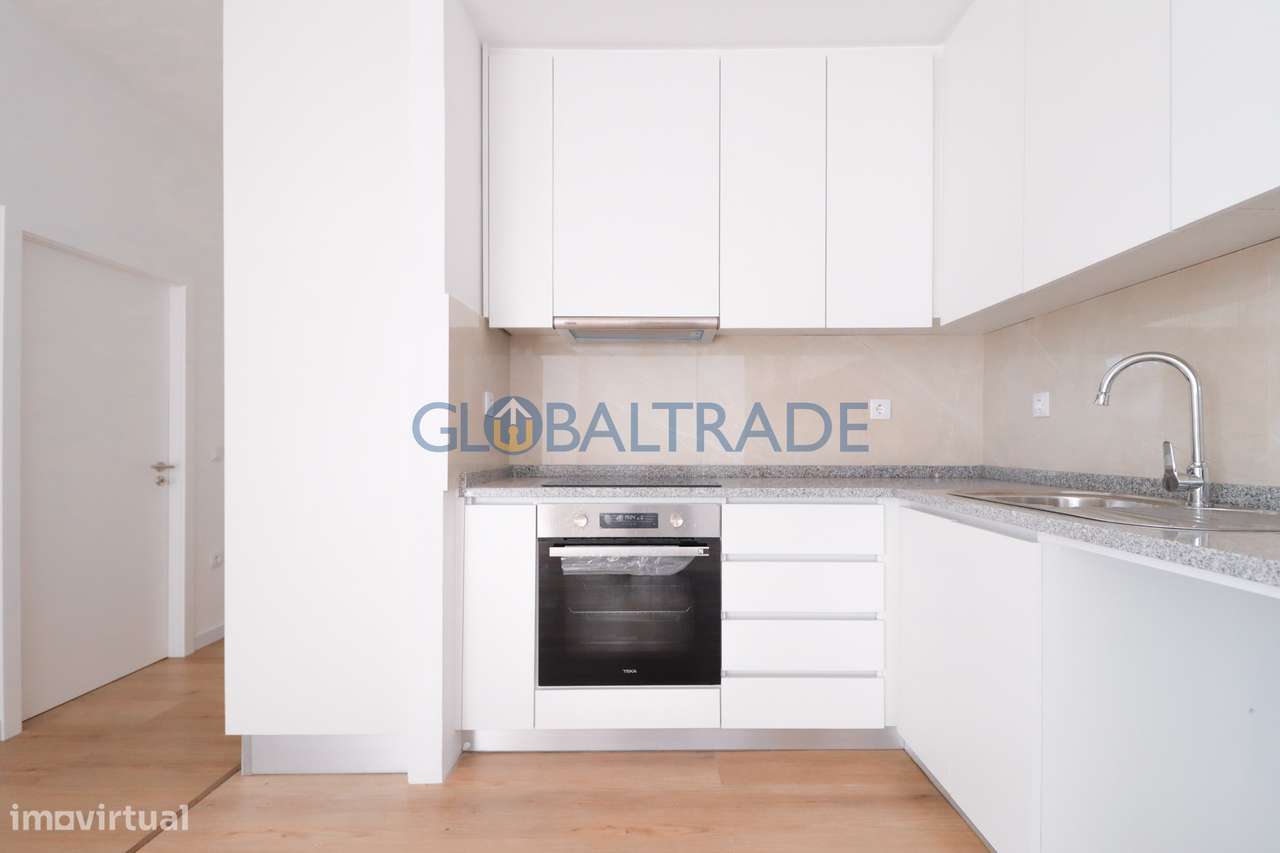 Apartamento T2 Renovado & Equipado em Baguim do Monte - Grande imagem: 5/36