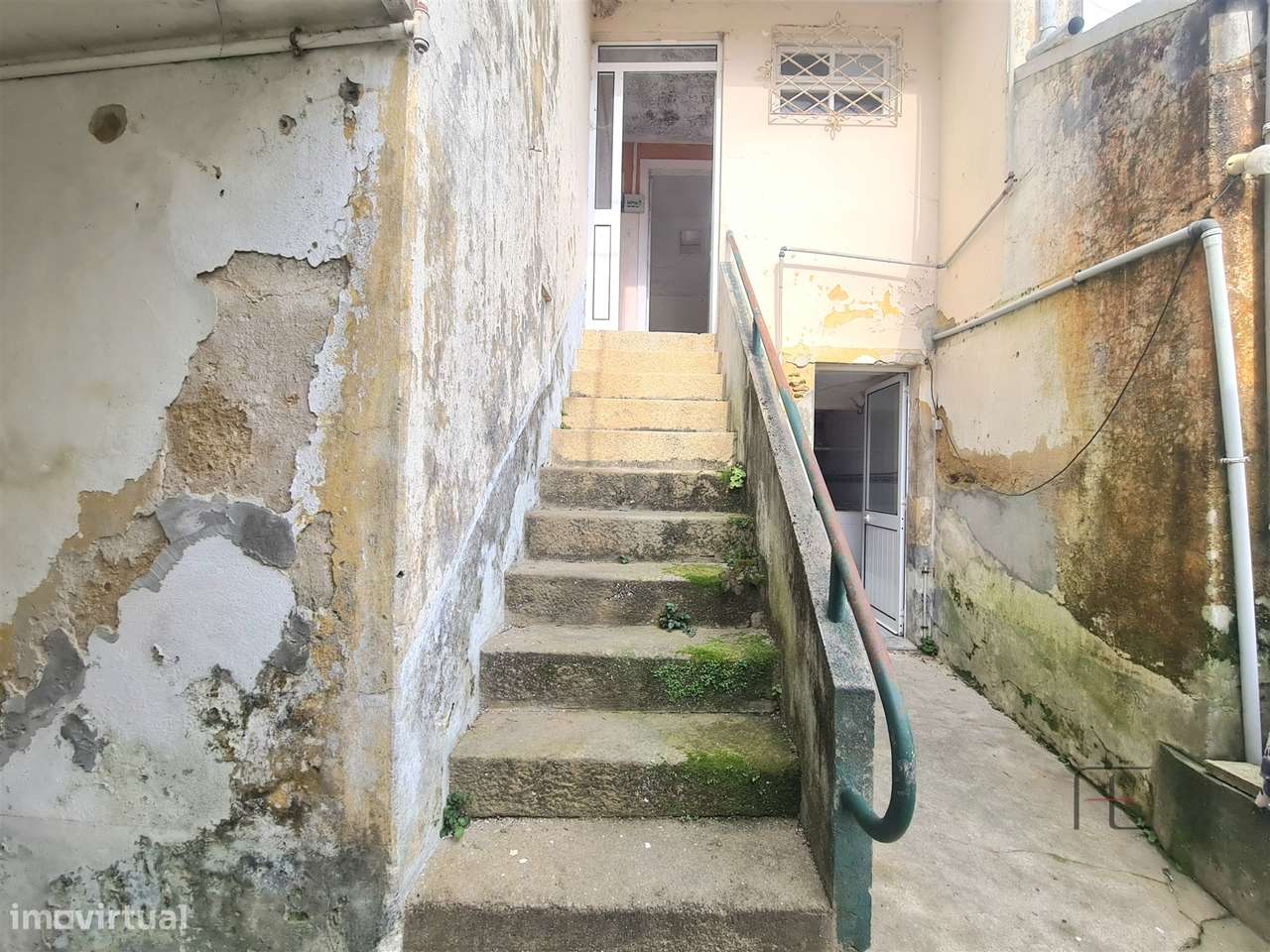 Moradia T3 Esmoriz para reabilitar-23