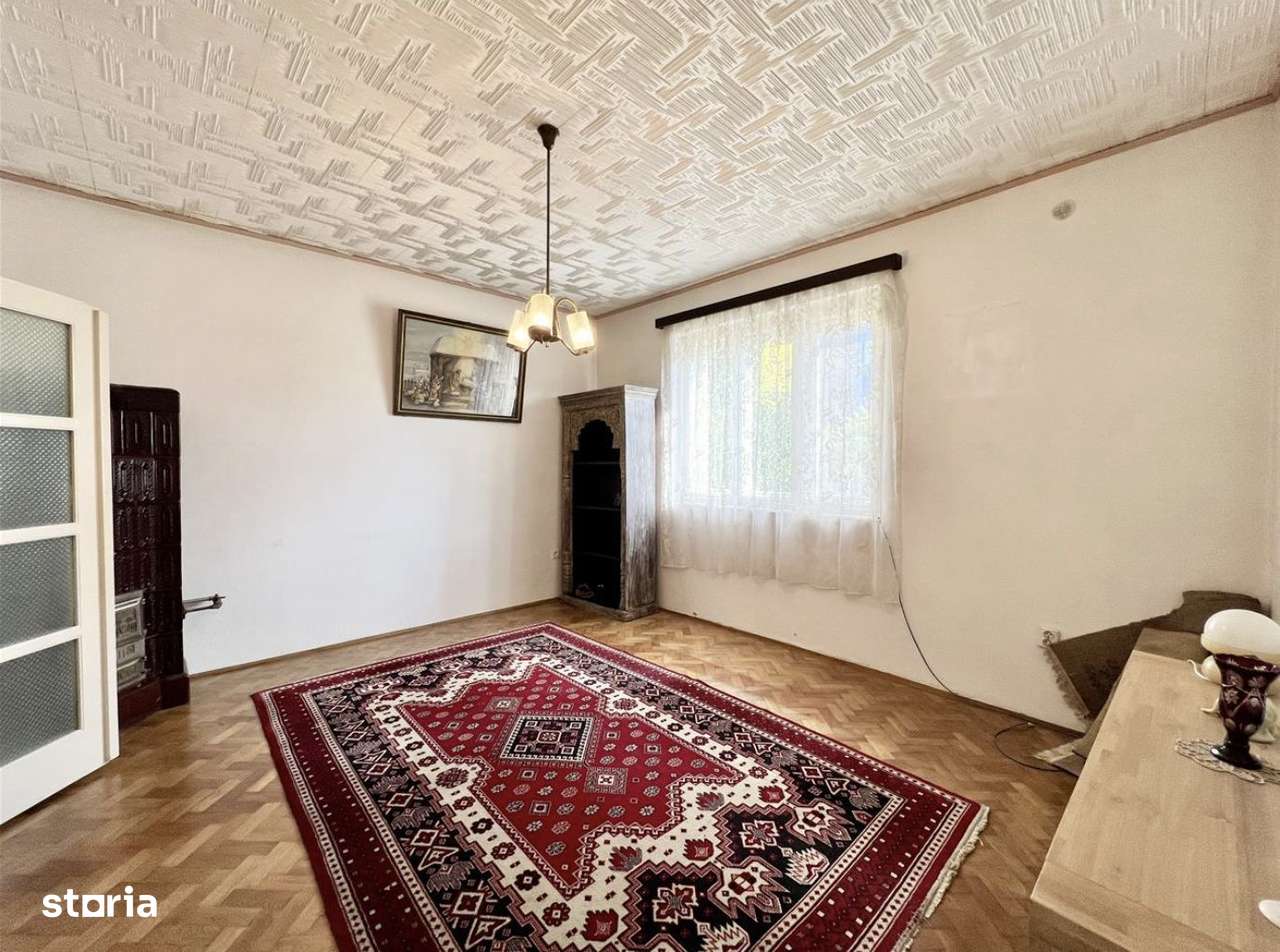 Casa in Lazaret, curte mare,  la cheie, garaj, curte individuala - Imagine principală: 4/12