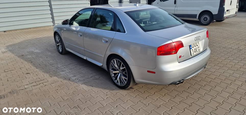 Audi S4 4.2 Quattro - 6