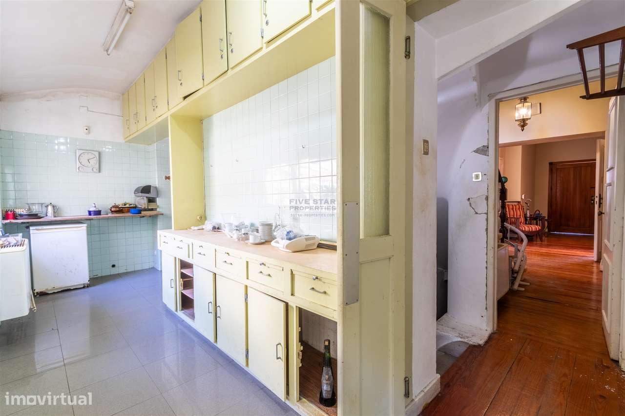 Moradia Estoril Cascais Vista Mar para renovar T6-13