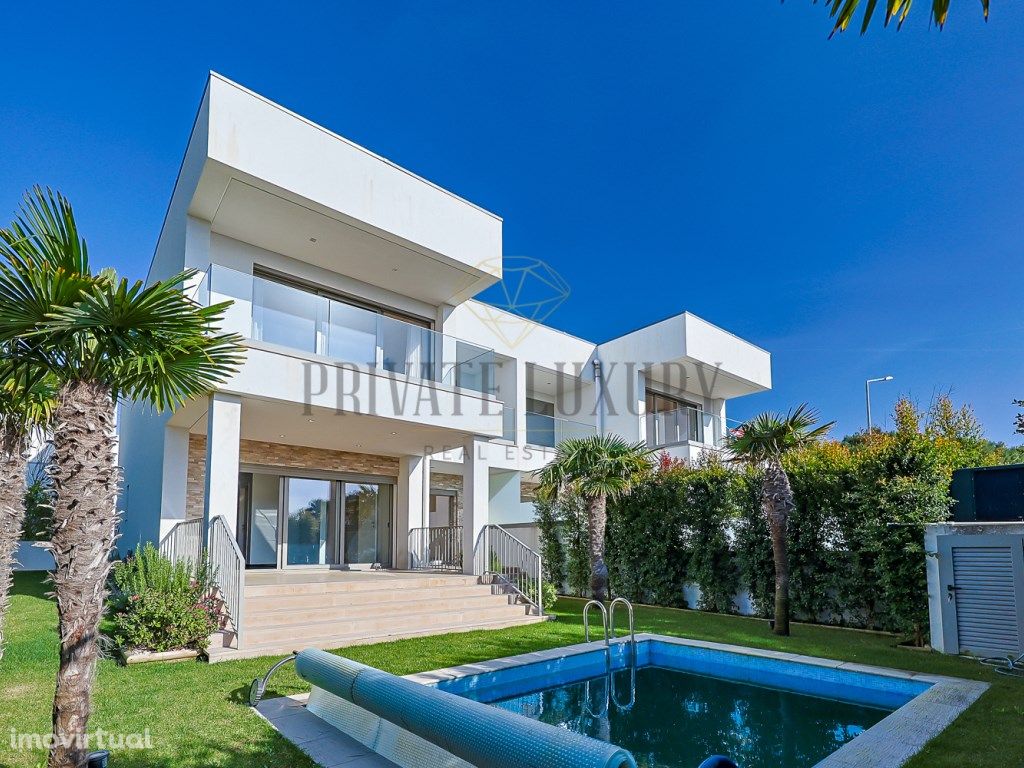 Fantástica Moradia Duplex T3 em Condominio Privado - Cascais