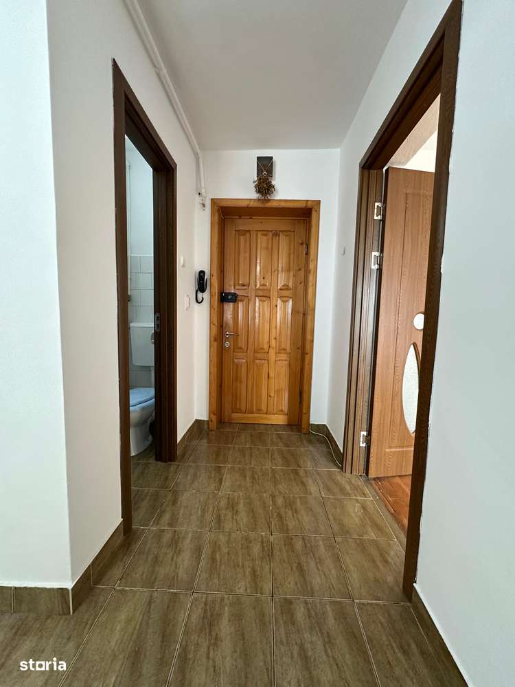 Garsonieră confort 1, localizată în zona de sus a orașului. - Imagine principală: 5/8