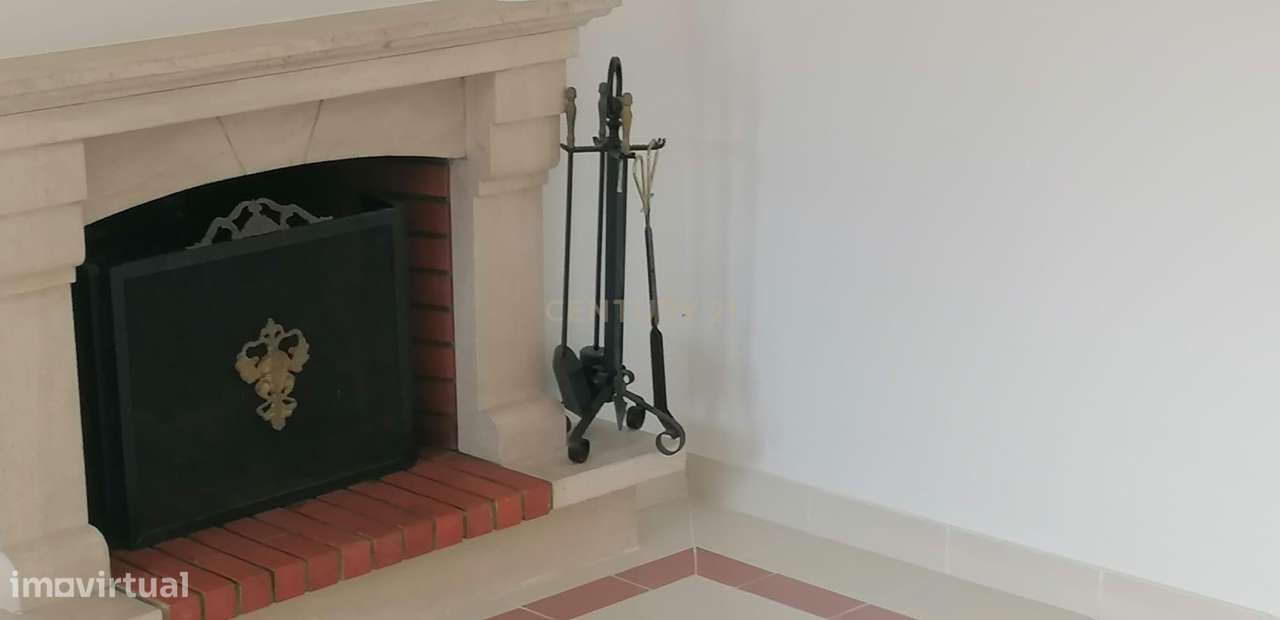 Apartamento de 4 Assoalhadas com Vista sobre o Parque da Paz situado n-11