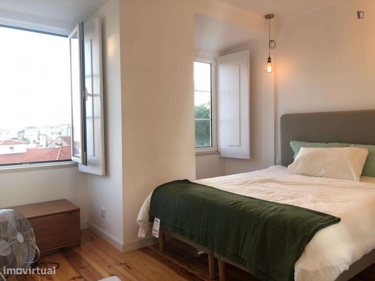 Apartamento com 2 quartos - localizado em Sé Lisbon - Grande imagem: 2/10