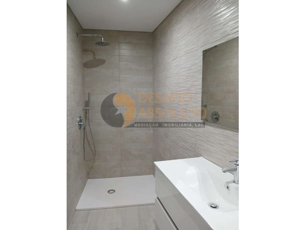 Moradia Geminada T3 c/ Pérgula. Fernão Ferro-11